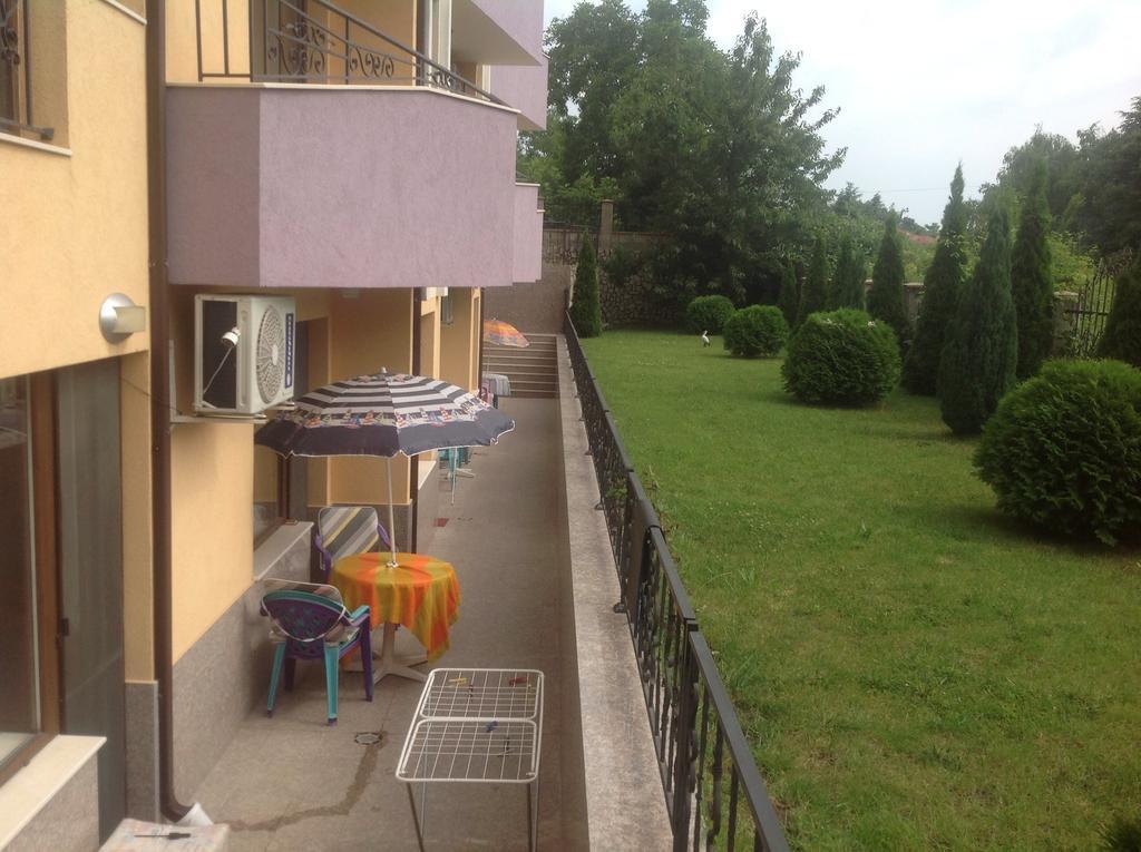 Apartments Vicente Златни пясъци Стая снимка
